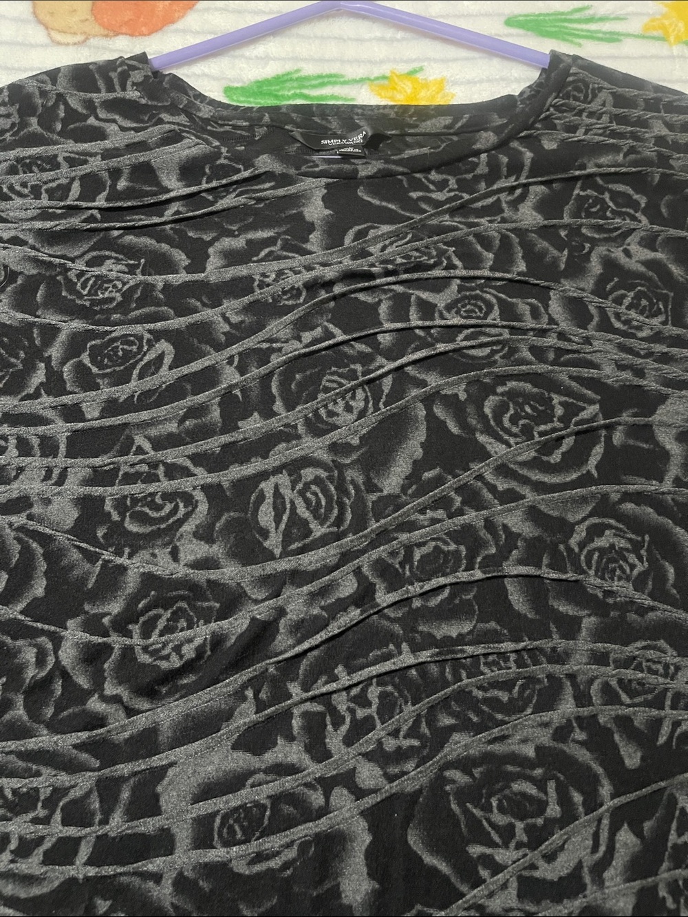 Vera Wang Black and Gray Floral Textured Blouse